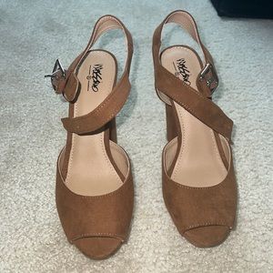 Chestnut Fauz Suede Platfrom Shoes